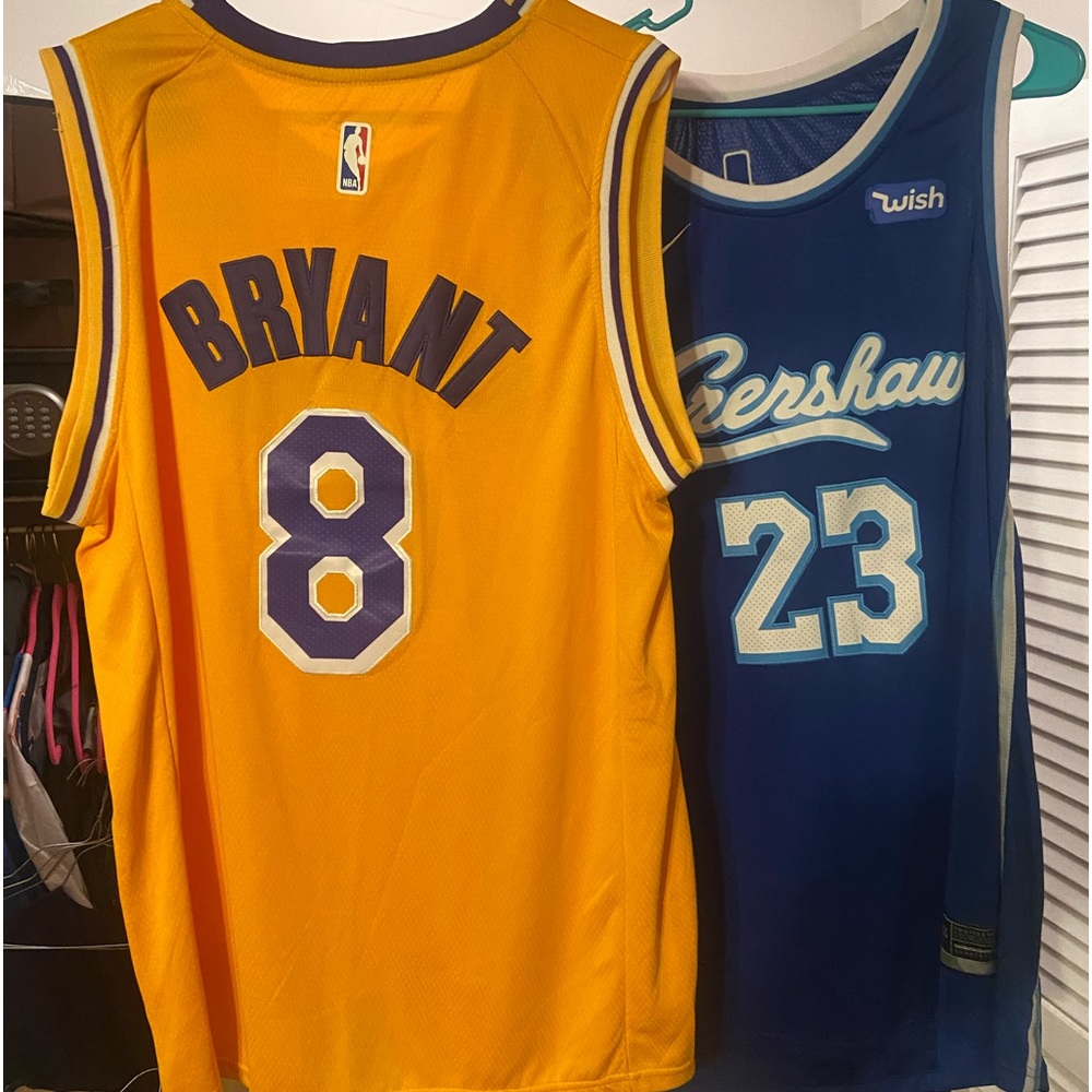 Kobe 2xl never worn new with tag wish foundation